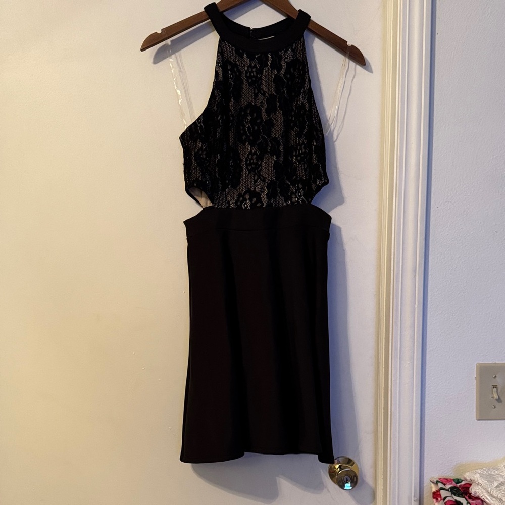 Elegant Black Lace Halter Dress